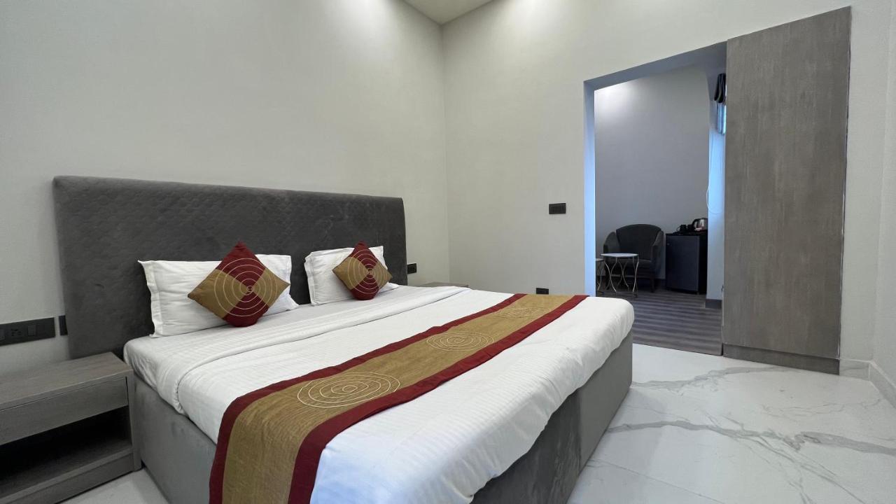 The Dream House Bed & Breakfast Ню Делхи Екстериор снимка