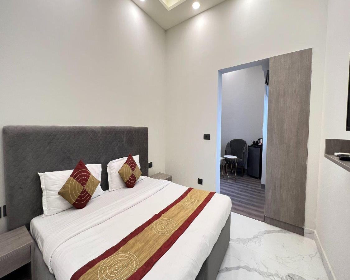 The Dream House Bed & Breakfast Ню Делхи Екстериор снимка