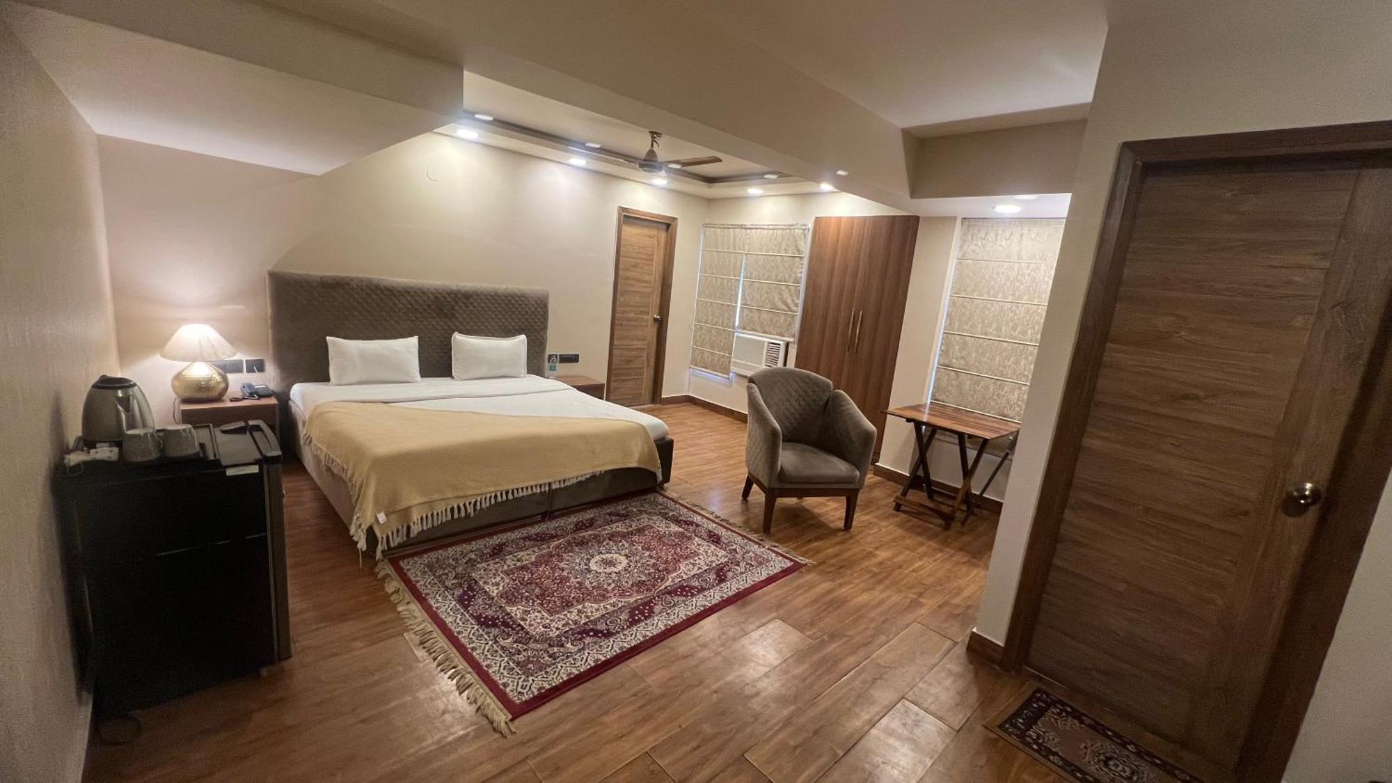 The Dream House Bed & Breakfast Ню Делхи Екстериор снимка
